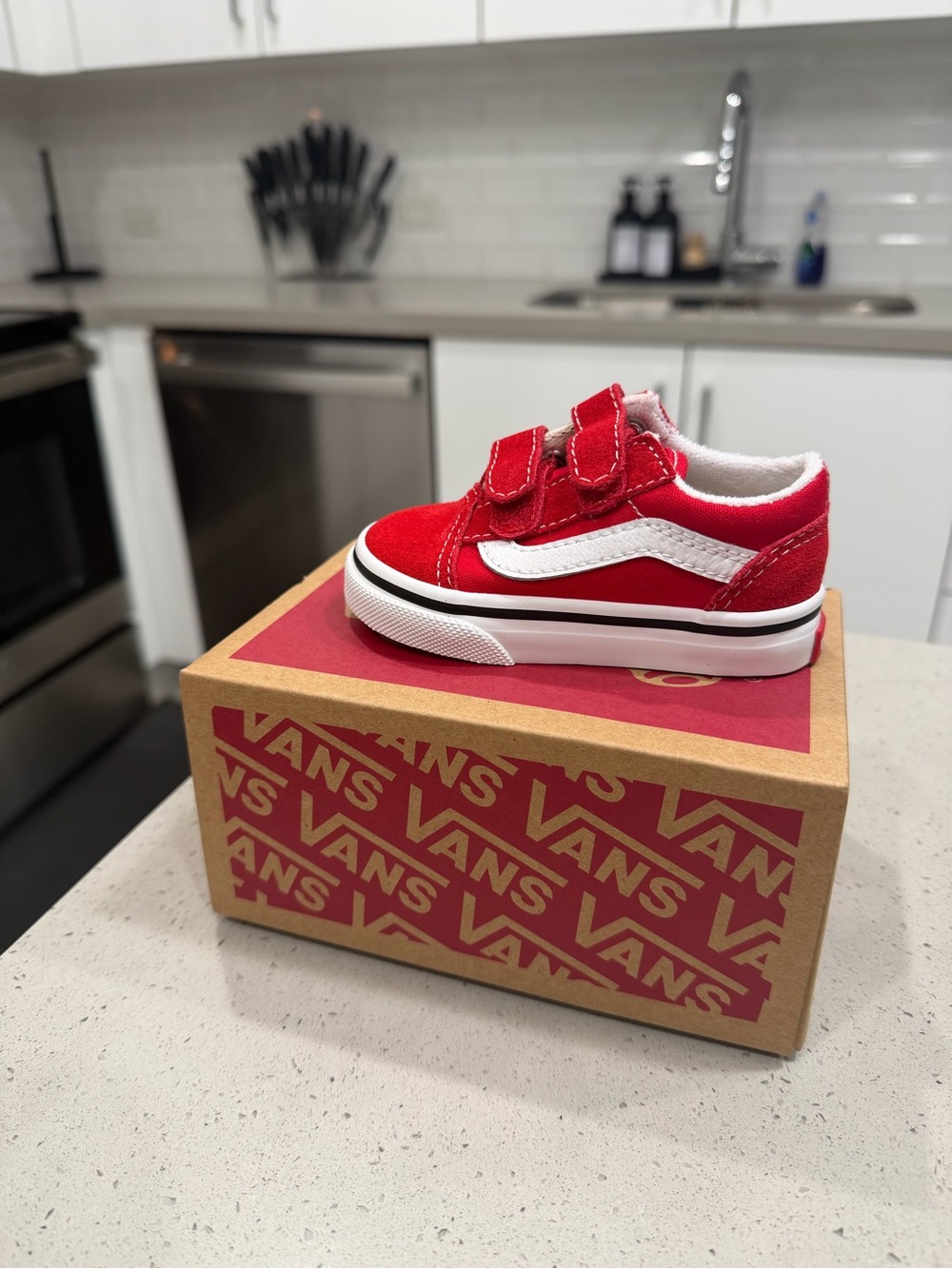 Vans Kids Old Skool Velcro Sneakers in Red and White
